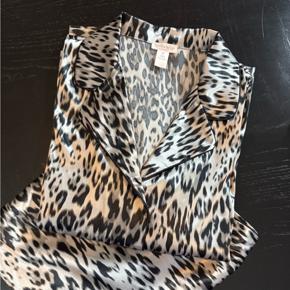 Ambrielle Black and Gray Satin and elastic waist loungers - Picture 9 of 9